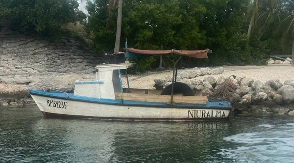 18 Cuban rafters arrested when making landfall in the Florida Keys