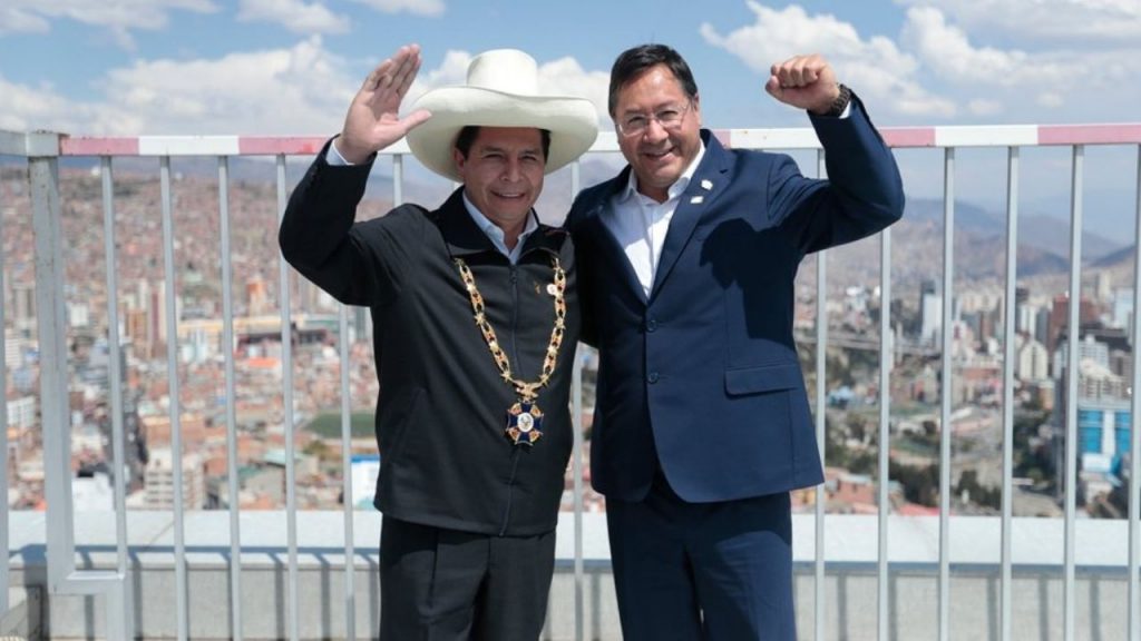 Binational: Bolivia and Peru seal 10 agreements on gas, sale of urea and BoA