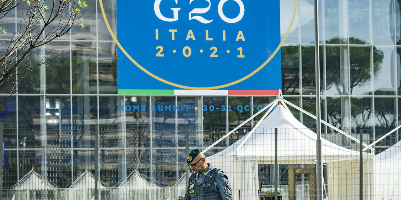 Bolsonaro arrives in Italy for the G20 Summit