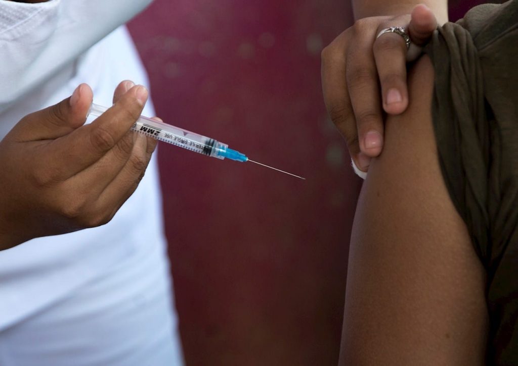 Doctors in exile criticize the use of Cuban vaccines in children