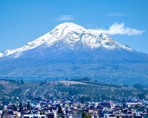 High mountain activities suspended in Ecuador
