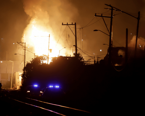 One deceased and 15 injured, balance of Pemex pipeline explosion in Puebla, reports López Obrador