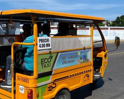 The Ecotaxis celebrate a year in Havana but without using solar energy