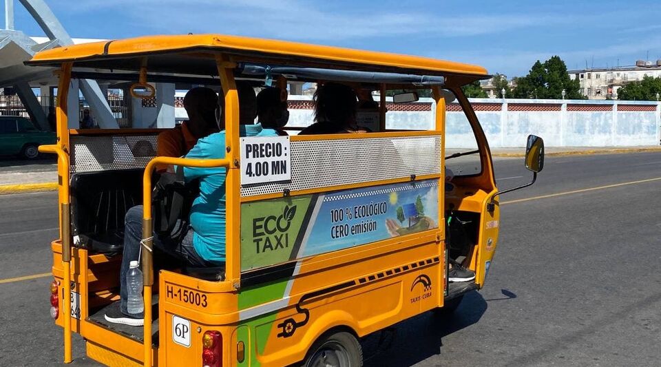 The Ecotaxis celebrate a year in Havana but without using solar energy