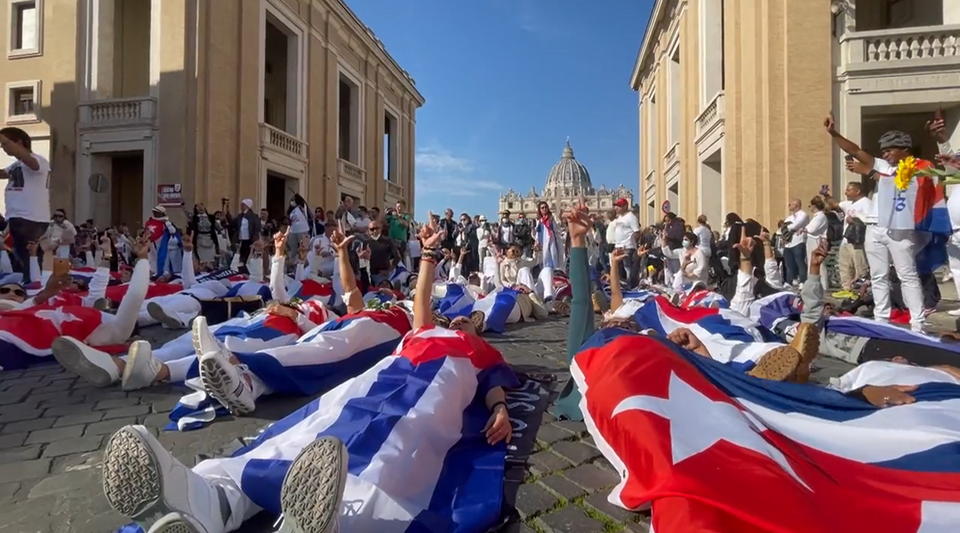 The Vatican defends its decision to ban the presence of Cuban protesters