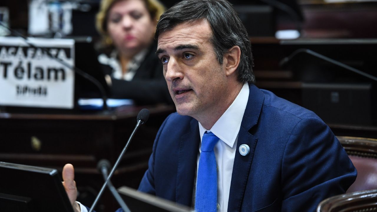 They placed a gastric button on Esteban Bullrich: what is it and what is this device used for