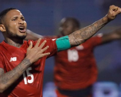 2-3: Panama come back and knock out Honduras