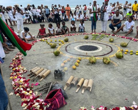 MARIMBA. Con música de los ancestros esmeraldeños se rinde tributo a los cimarrones.