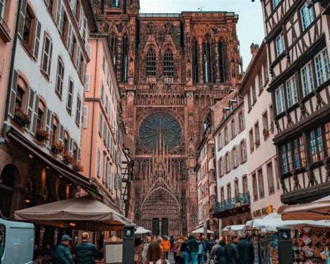 A man sets himself on fire in front of the Strasbourg Cathedral, in France