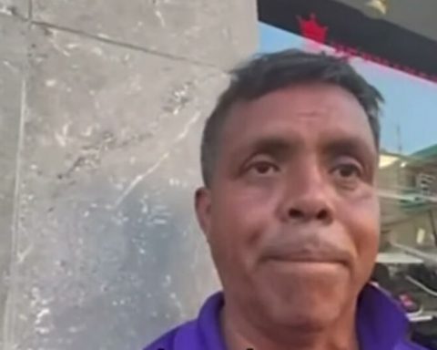 An activist points out the Mexican government for trying to hide the murder of two Cubans