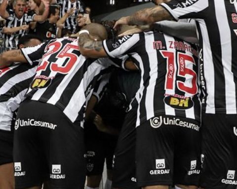 Atlético Mineiro thrashes Corinthians and has the Brasileirao title close at hand