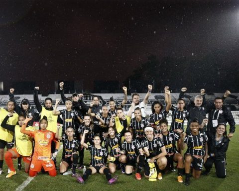 Corinthians scores a historic 8-0 win over Nacional and goes to the final of the Libertadores