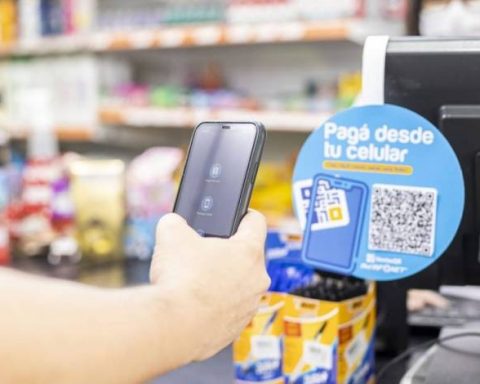 Ease of QR transactions generates massive acceptance of businesses and users