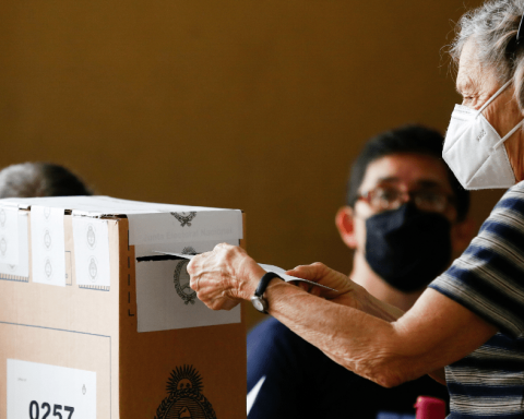 Elections close in key parliamentary election in Argentina