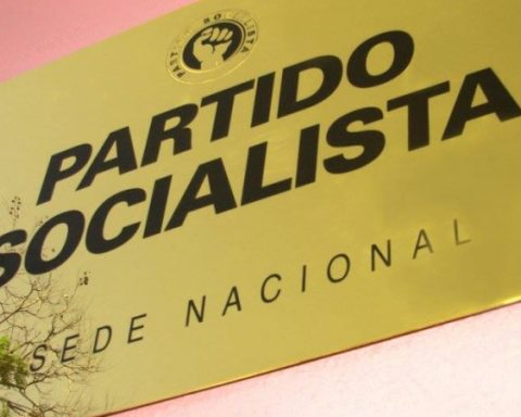 He separated from the Socialist Party edila de Carmelo who stabbed another woman