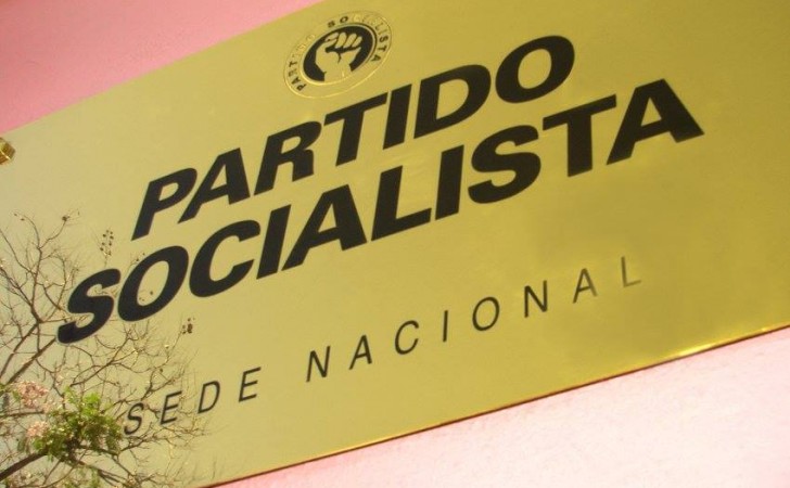 He separated from the Socialist Party edila de Carmelo who stabbed another woman