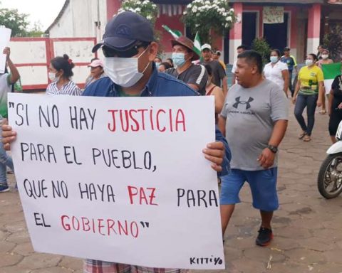 In San Carlos there will be marches every day and I do not stop so that the military and police do not "massacre"