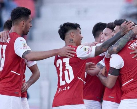 Independiente stops Boca and paves River's path to the title