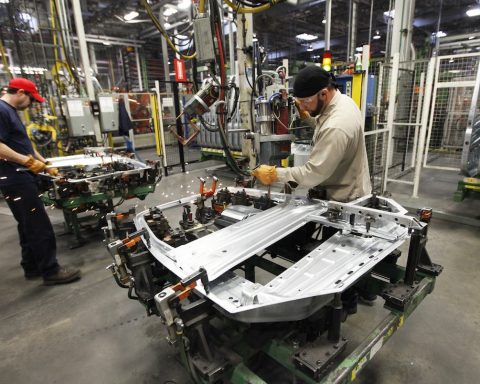 Producción industrial en EEUU se recupera en octubre con alza del 1,6%
