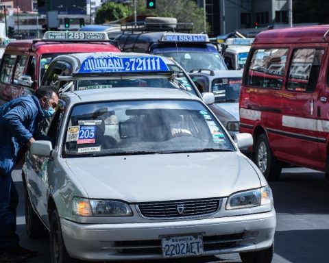 La Paz mayor's office raises control of taxi and radio taxi rates with the use of technology