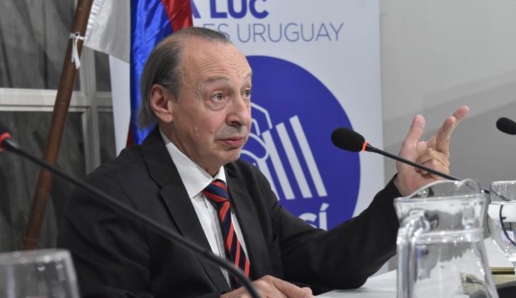 López Goldaracena urged the Executive Power not to continue with number portability