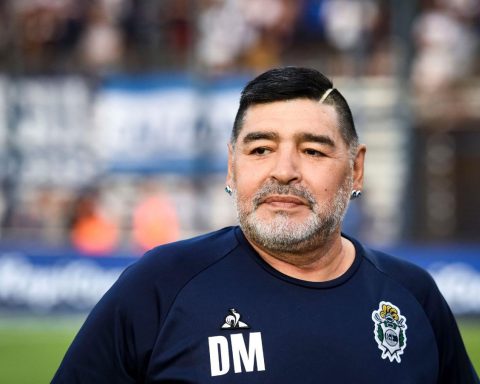 Maradona, a "popular saint" for his followers after a year of his death