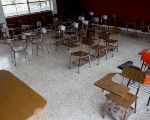 Mexico lacks more than 440,000 million pesos to give "education for all"