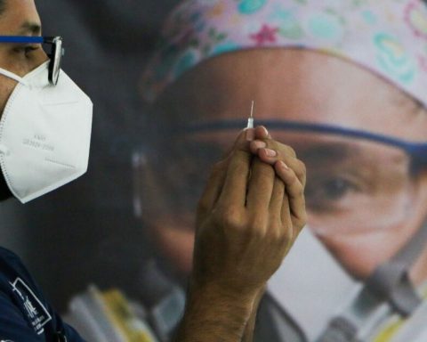 Mexico vaccinates almost 50% of its population amid new alert by Ómicron