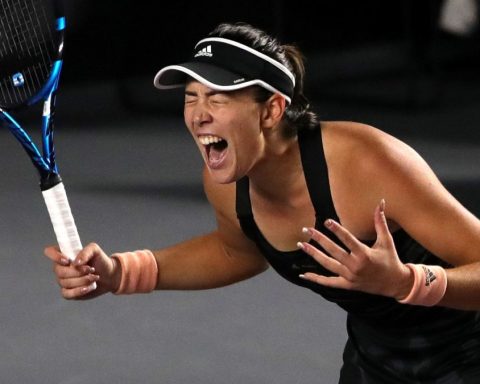 Muguruza se la juega ante una enrachada Kontaveit