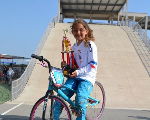 Municipal student from Florida is South American and Pan American champion in BMX cycling in Peru