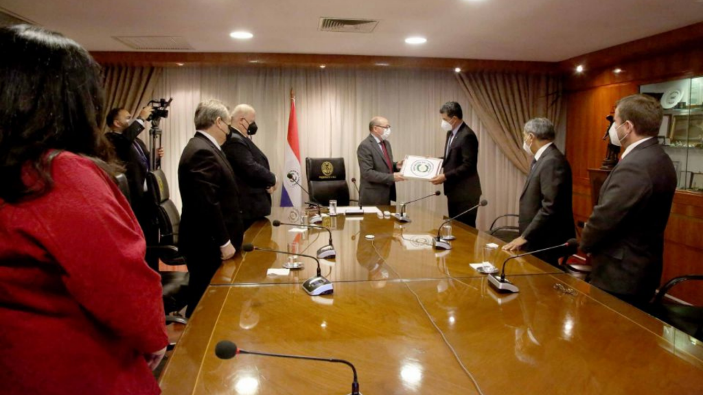 New court minister affirms that he will respect the division of powers