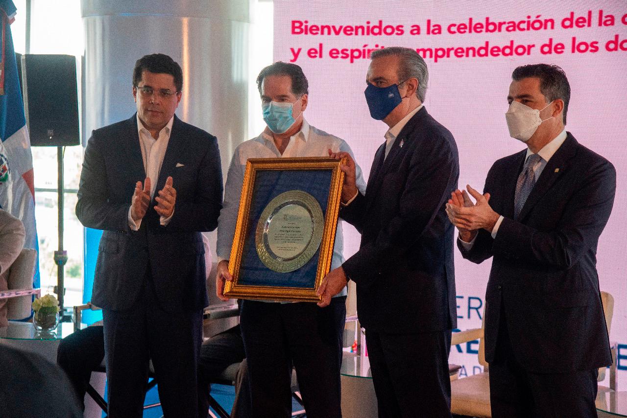 Pepín Corripio, Frank Rainieri and José Manuel González Corripio are recognized for their careers