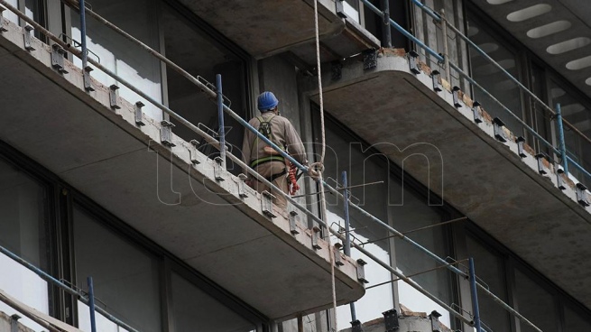 Post-pandemic downtown Buenos Aires: continuity of offices and apartments for housing