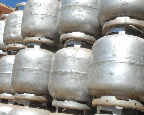 President sanctions law that institutes gas aid