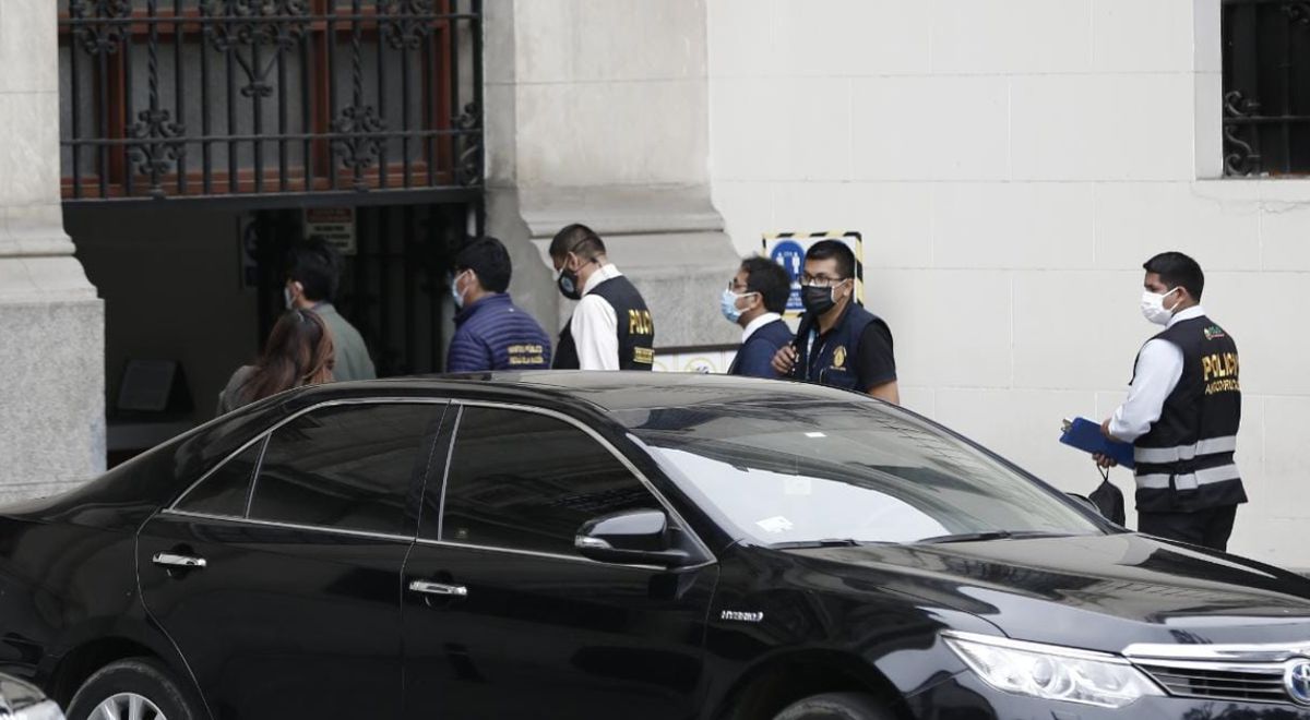 Prosecutor's Office team arrived at the Government Palace to carry out proceedings against Bruno Pacheco