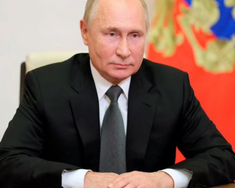 Putin scolds the European Union and the United States but proposes dialogue