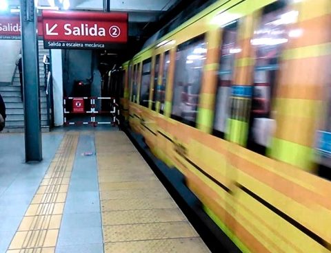 Subway line B is interrupted by heavy rains