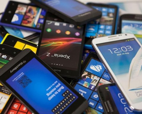 The AFIP will auction cell phones, notebooks and video game consoles: how to participate in the auction