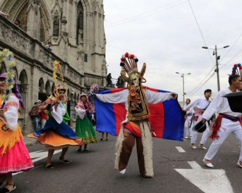 The 'politicking' prevents the consolidation of the Quito Festivities