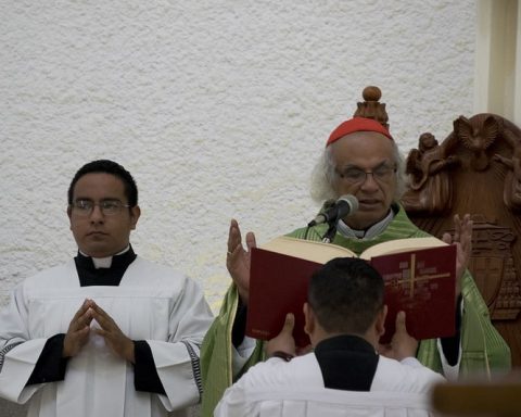 "We cannot be silent", affirms the cardinal on his return to the cathedral