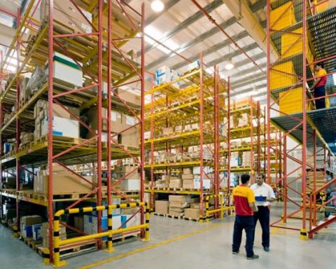 Why did DHL Supply Chain invest 50 million euros in Colombia?