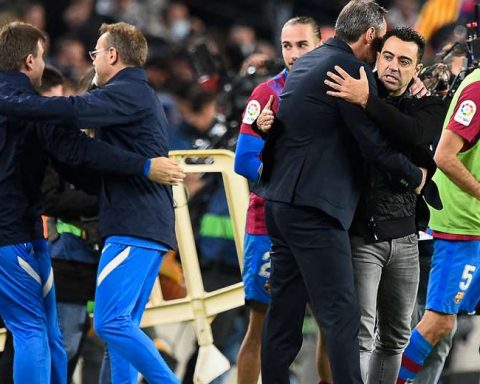 Xavi makes his debut in Barcelona with a long-suffering victory against Espanyol