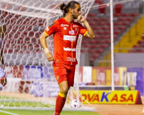 El veterano delantero de 34 años va camino de lograr los mejores registros de su carrera y es la pieza clave en el liderato de su equipo en el Apertura.