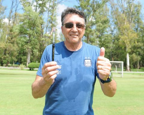 Miguel Ángel Micó, cuando entrenaba a las inferiores de Argentina, en 2016. Habla de cuando estaba en Racing. Y llegó De Paul.