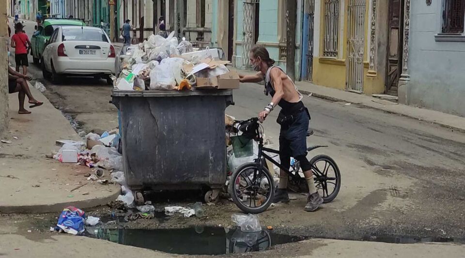 "If the covid does not kill us, the garbage will kill us", lament neighbors of Centro Habana