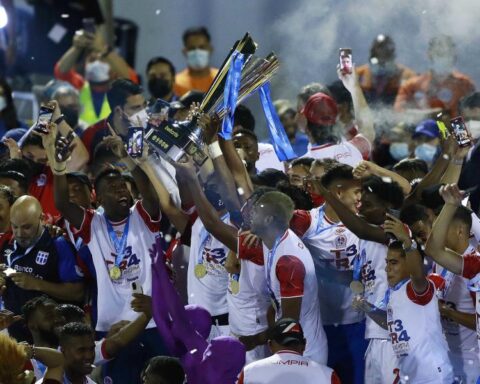 A dozen fans injured in a fight in Honduras