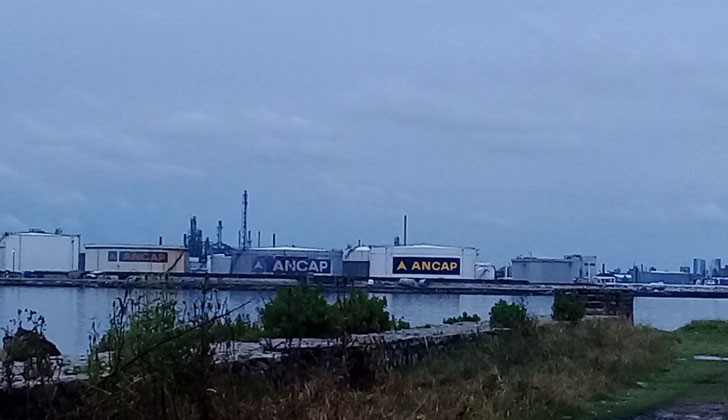 ANCAP denounces damage to the refinery due to the strike and the union rejects accusations