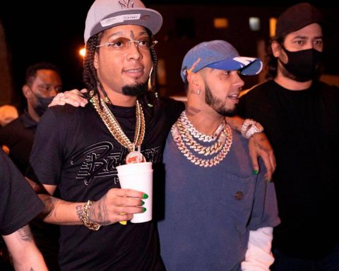 Anuel AA comes to the neighborhood to record with Rochy RD and promises to get his visa