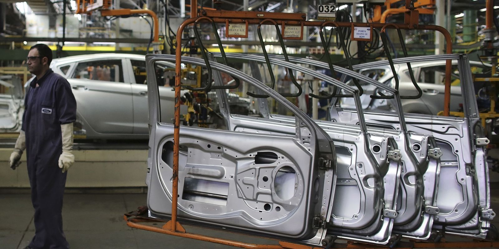 Camex reduces import tax for auto parts to 2%