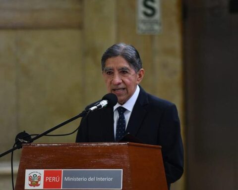 Congress: They ask to summon Minister Avelino Guillén for the appointment of regional prefects linked to Movadef